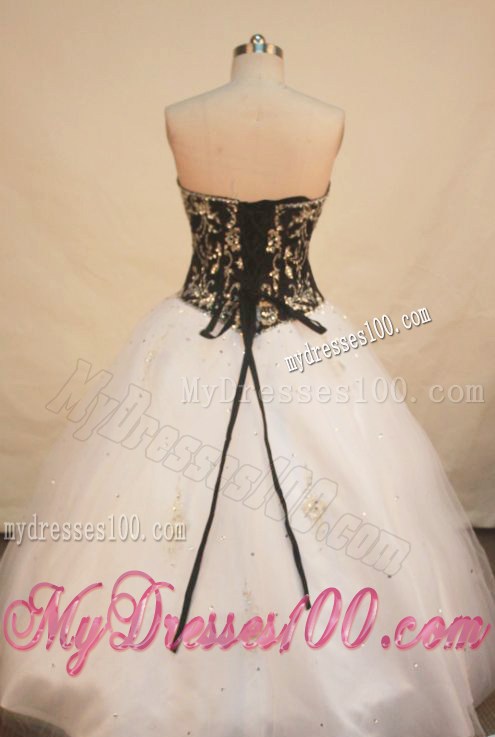 Beautiful Black and White Dresses 15 with Beading and Appliques